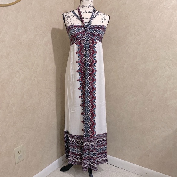 Boho Halter Maxi Dress from Xhilaration - Picture 6 of 13